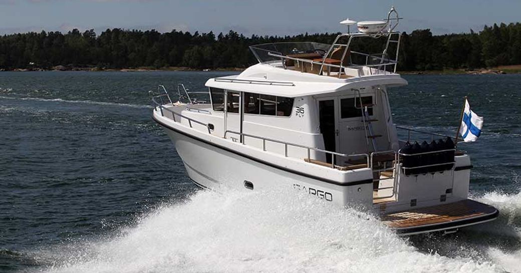 Sargo 36 FLY running shot