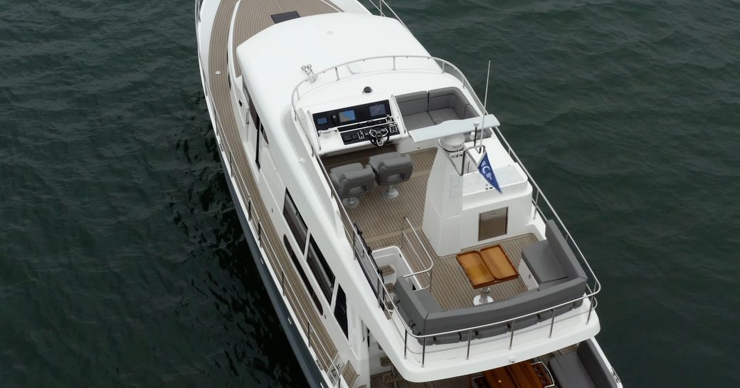 Cockwells-Hardy-50DS-flybridge