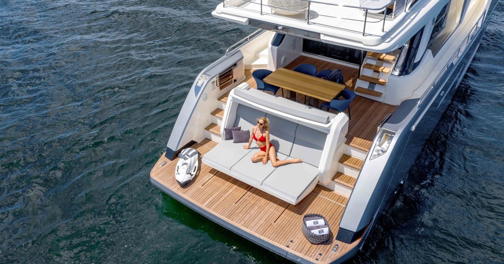 ferretti 720 decks