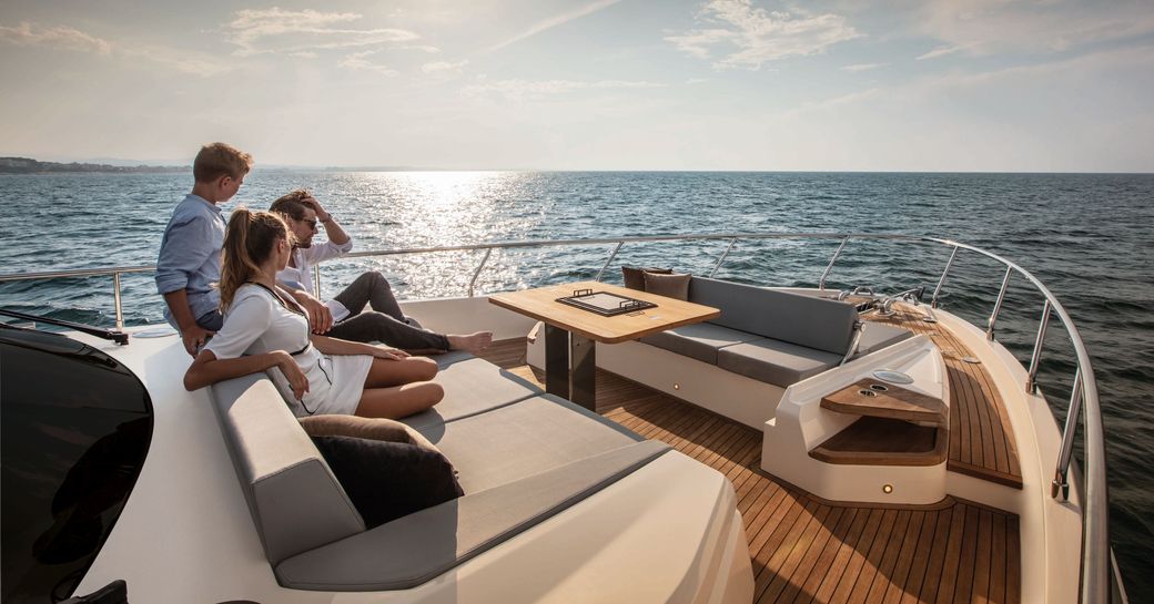 ferretti 720 decks