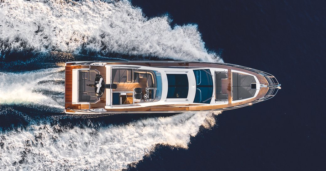 sportsbridge yacht Azimut S7 aerial view