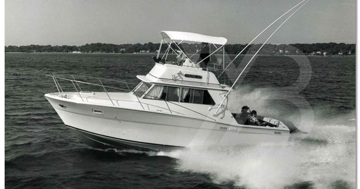 Viking 33 Convertible Boat