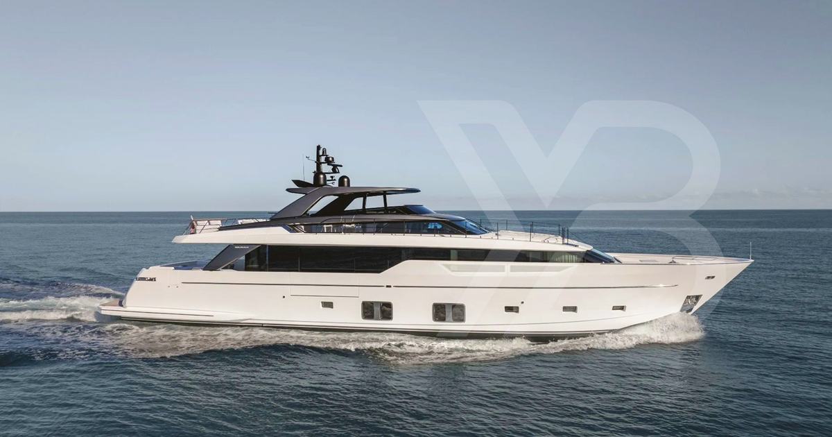 superyacht-under-way.jpg