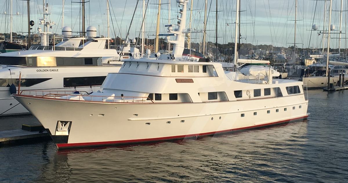 BUCKPASSER Yacht - 121ft Hitachi Zosen 1985 | YachtBuyer