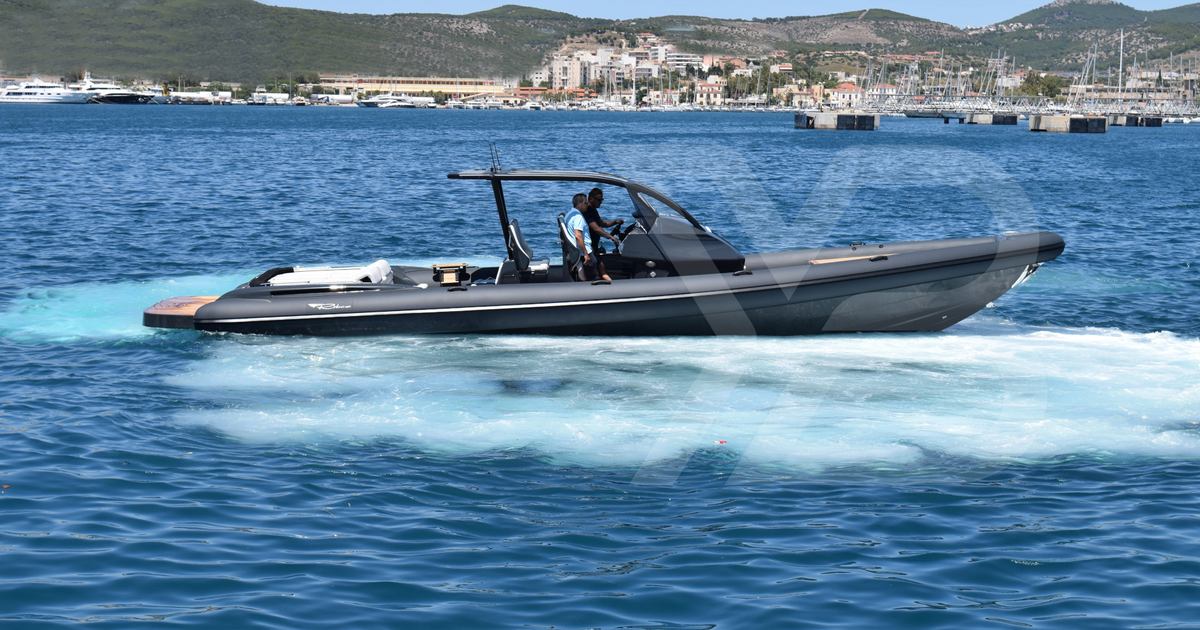 Ribco Venom 44 Open Sterndrive Yacht | YachtBuyer