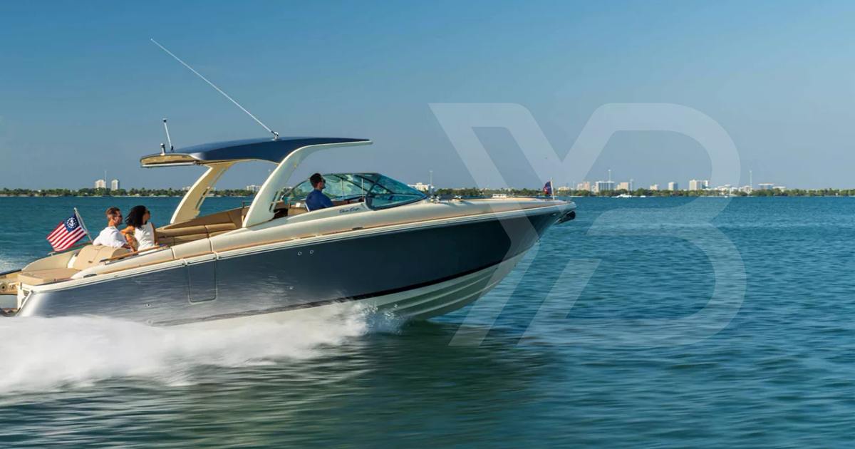 Chris Craft Launch 35 GT Boat
