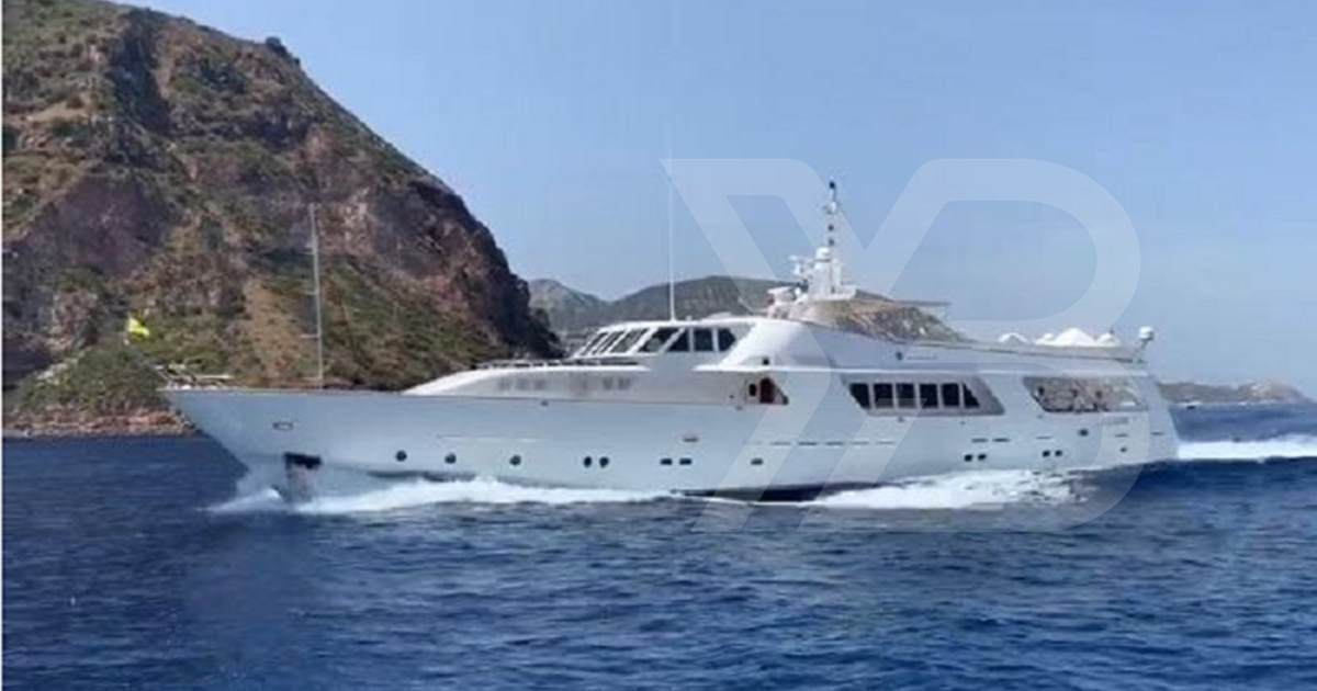 MISTER P Yacht - 38m (124ft) CRN Yachts 1986 | YachtBuyer