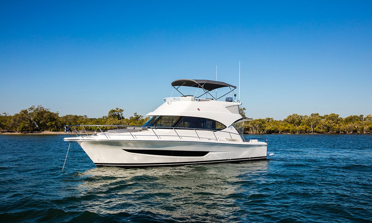 Riviera 39 Sports Motor Yacht