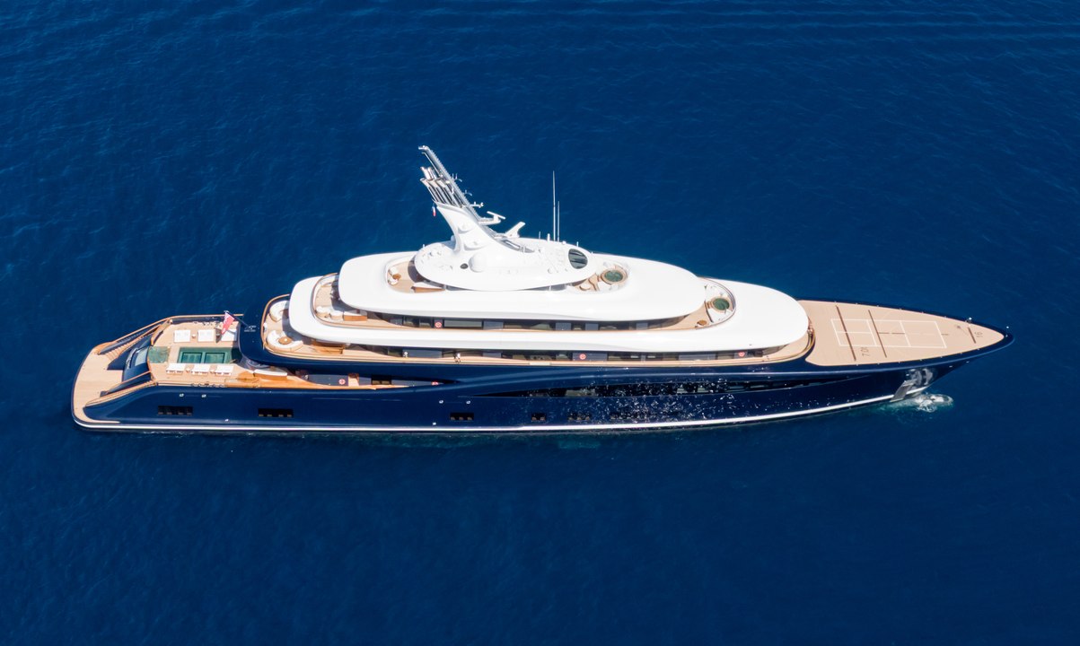 Side view of Breakthrough yacht for visual comparison