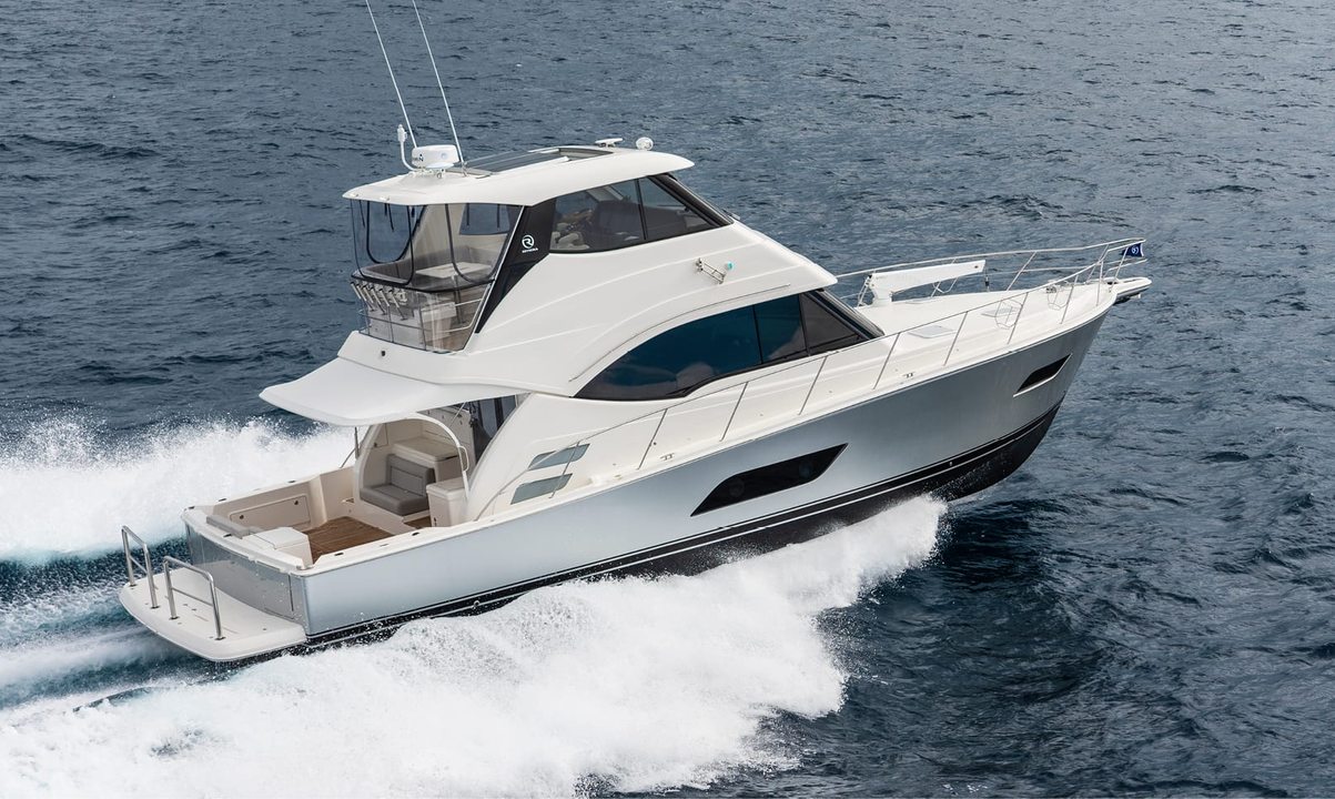 Riviera 54 Enclosed Flybridge