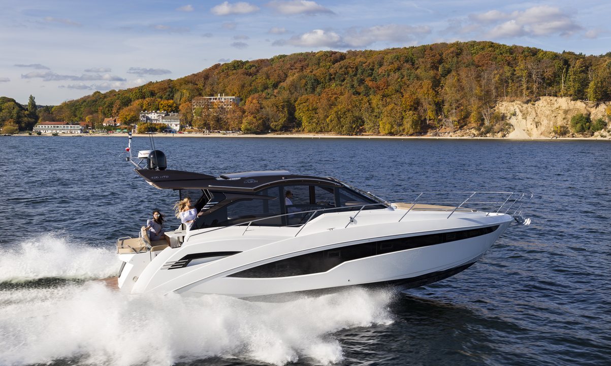 Galeon 425 HTS