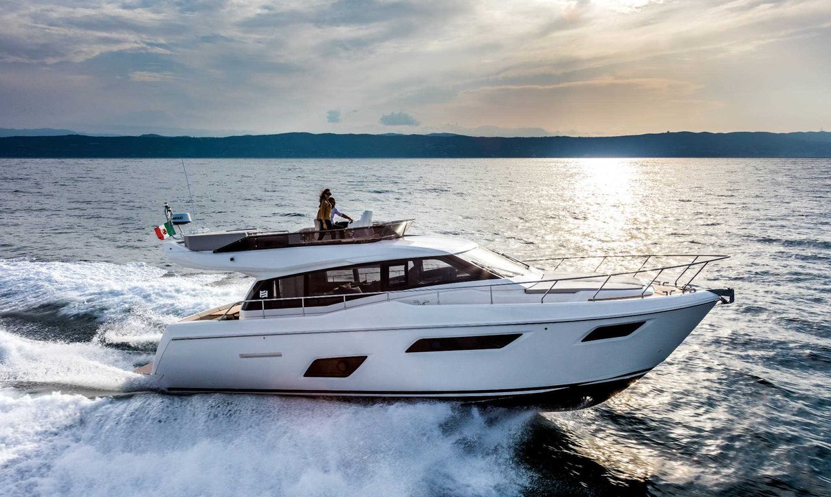 Ferretti 450