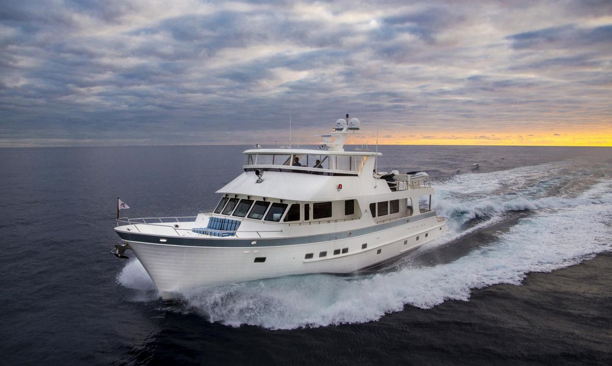 Outer Reef 860 Cockpit Motoryacht