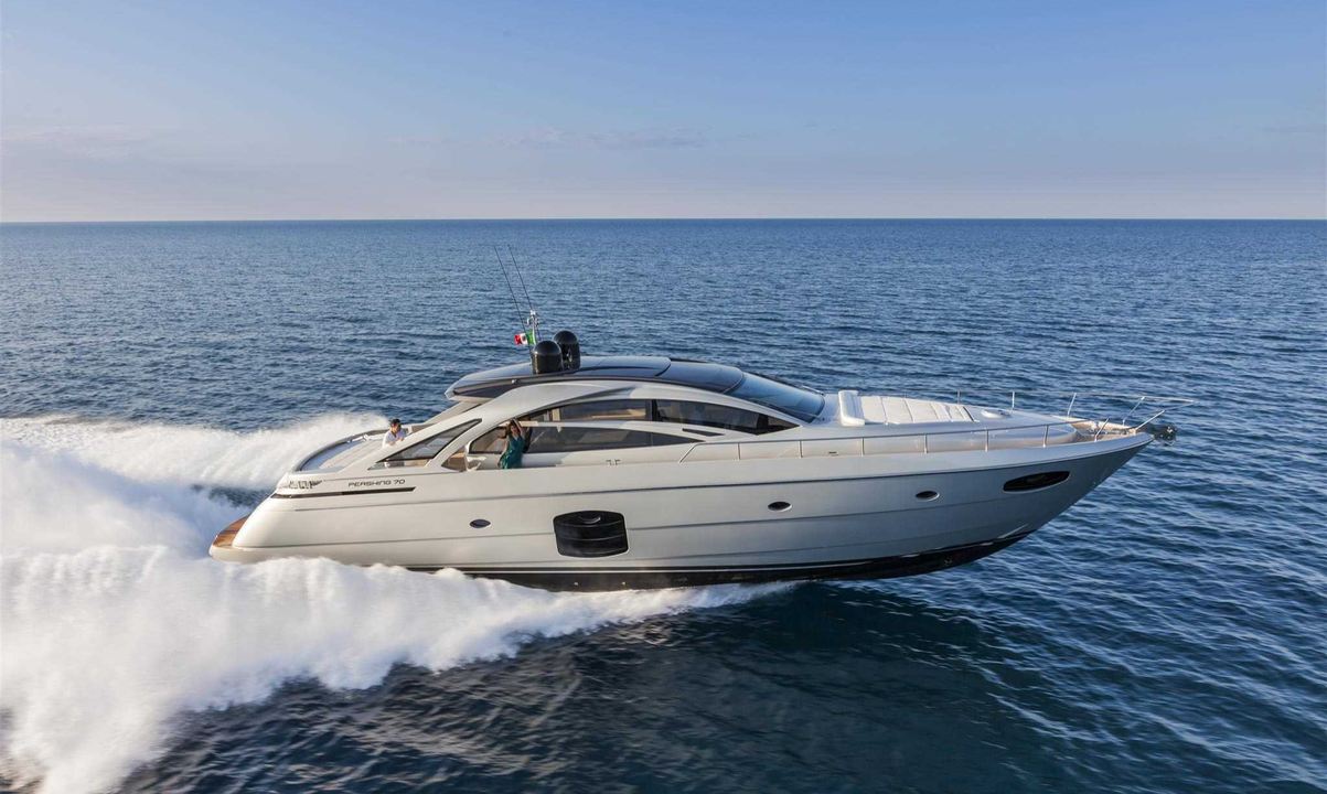 Pershing 70