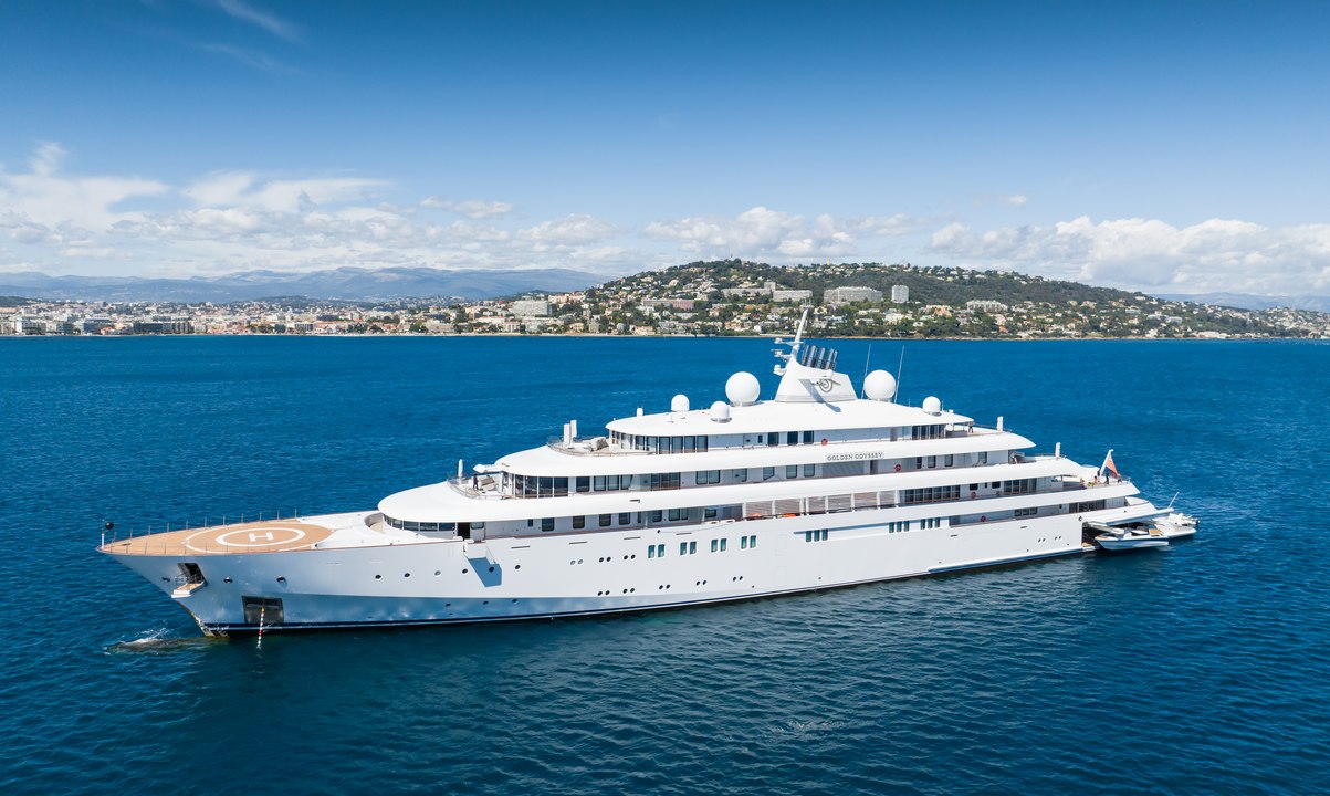Side view of Golden Odyssey yacht for visual comparison