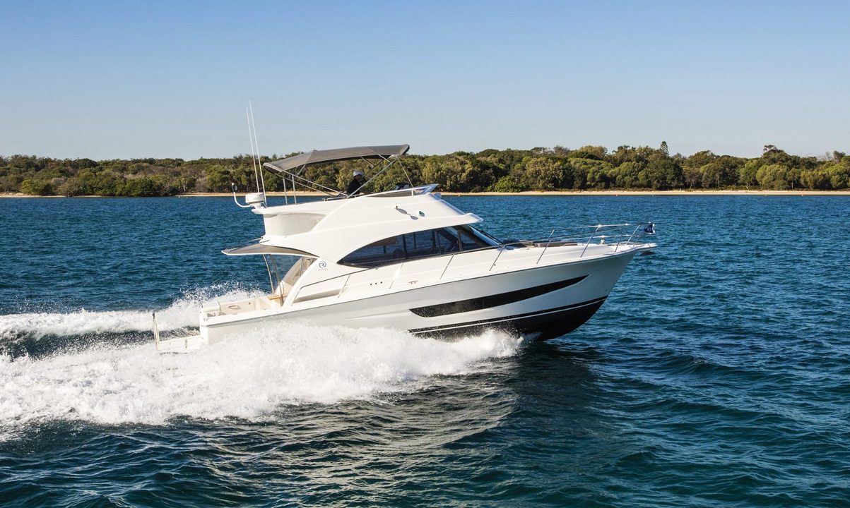 Riviera 39 Open Flybridge