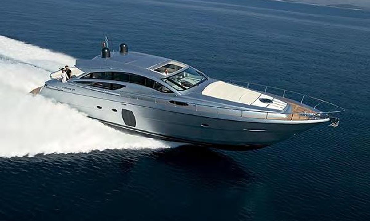 Pershing 72