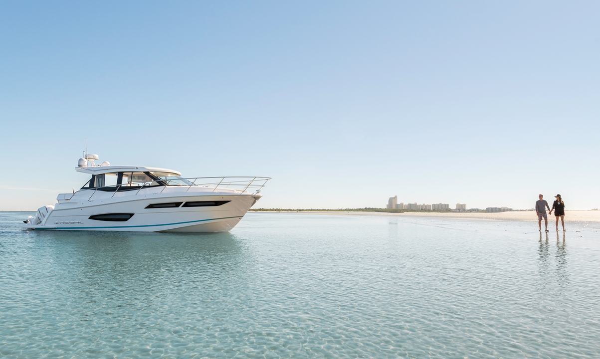 Regal Boats 38 XO 
