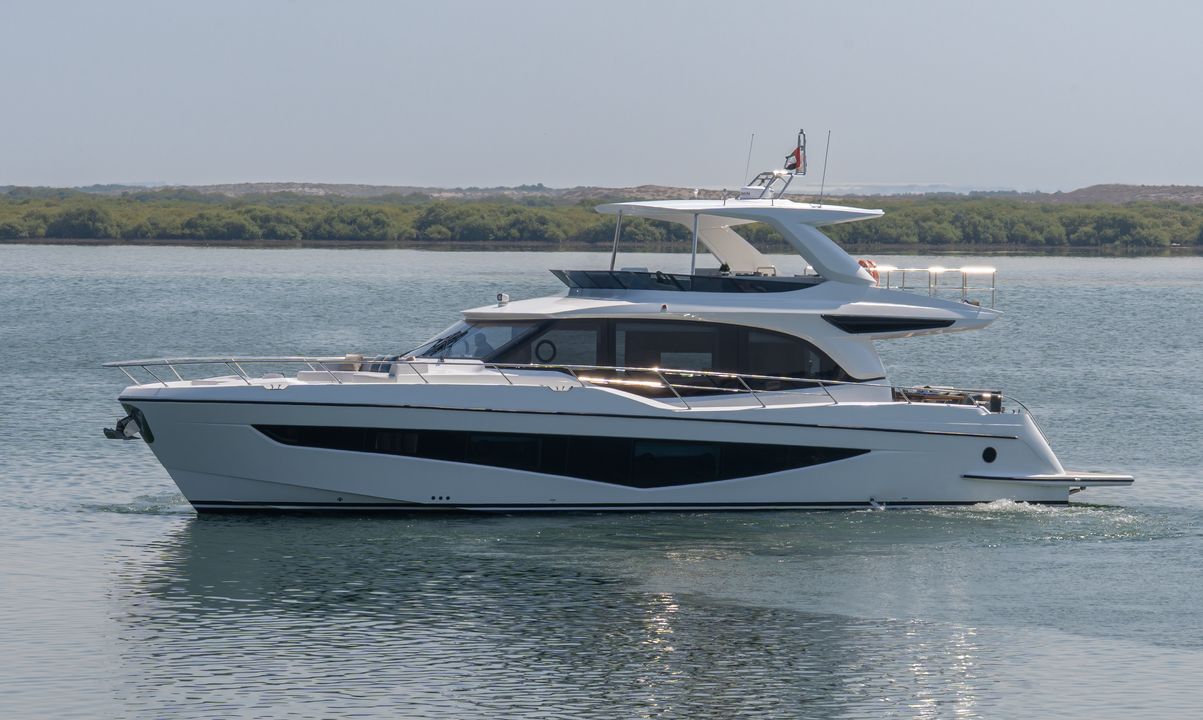 Gulf Craft Majesty 65 