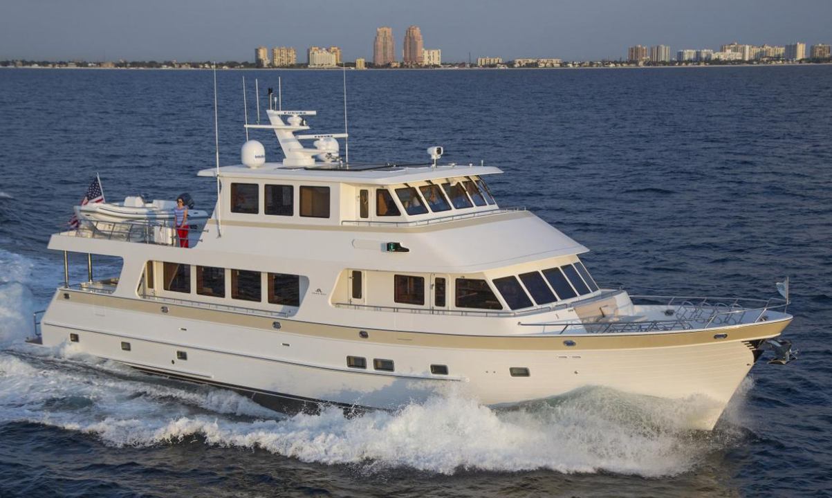 Outer Reef 860 Deluxbridge Skylounge Motoryacht