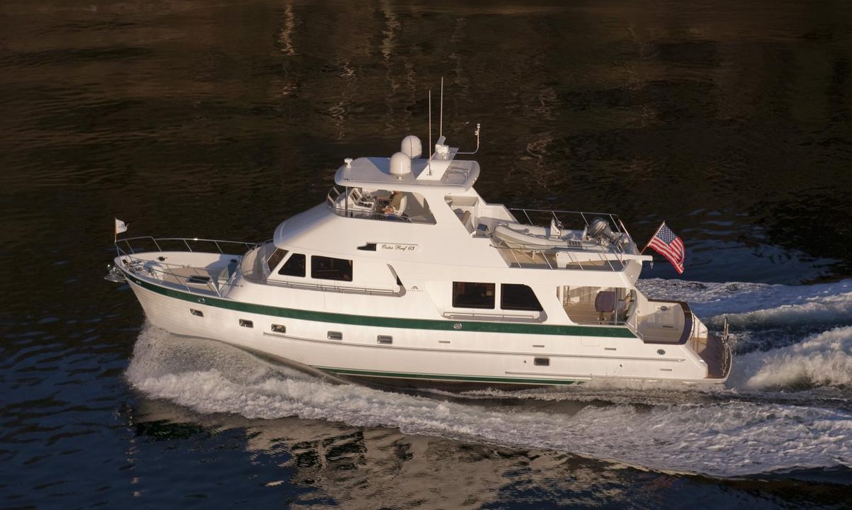 Outer Reef 630 Cockpit Motoryacht