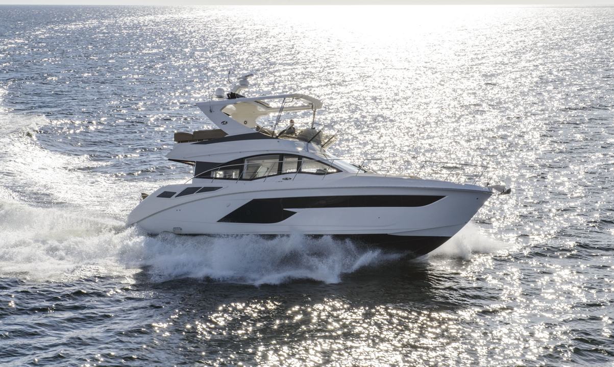 Sea Ray Fly 520