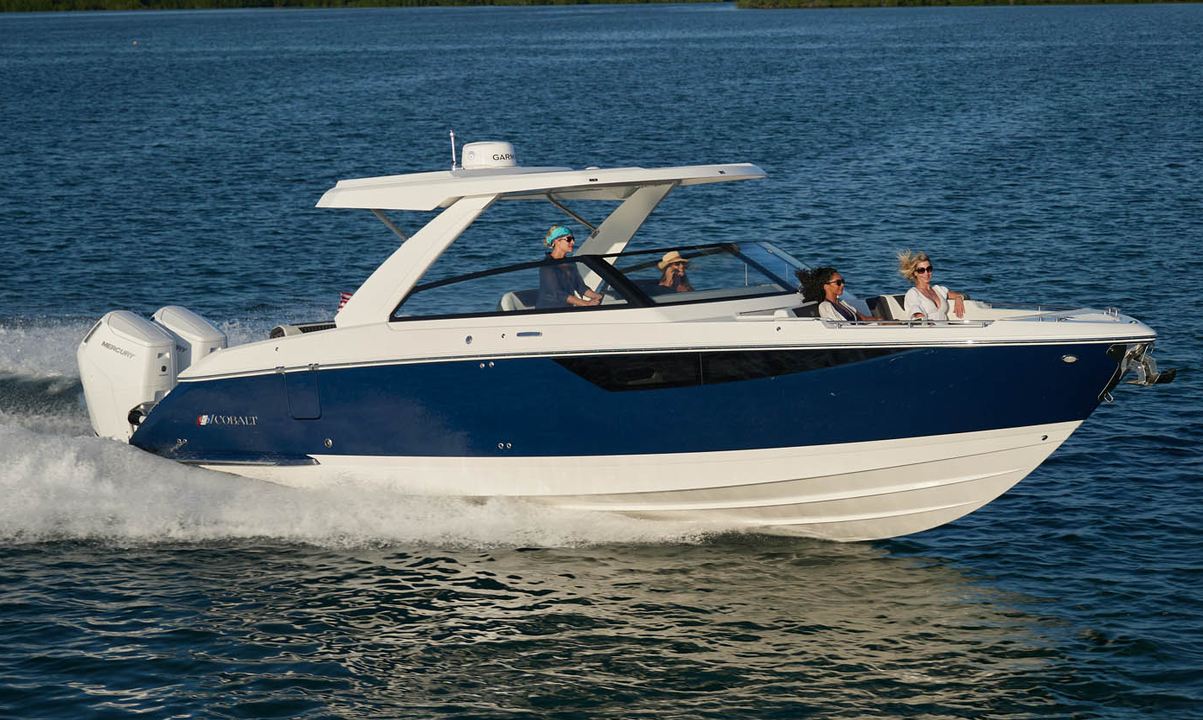 Cobalt Boats R35 Outboard 