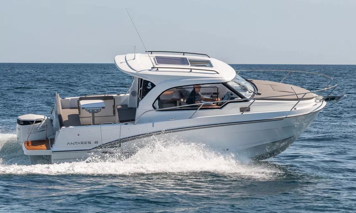 Beneteau Yachts Antares 8 