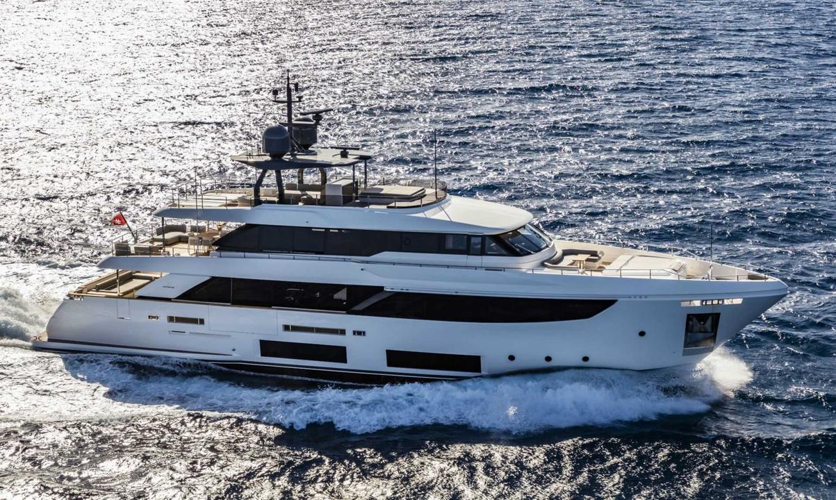 Custom Line Navetta 33 Gen 2