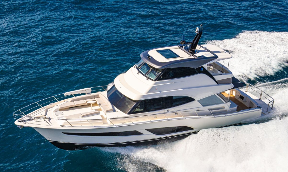 Riviera 64 Sports Motor Yacht Series II Mk2
