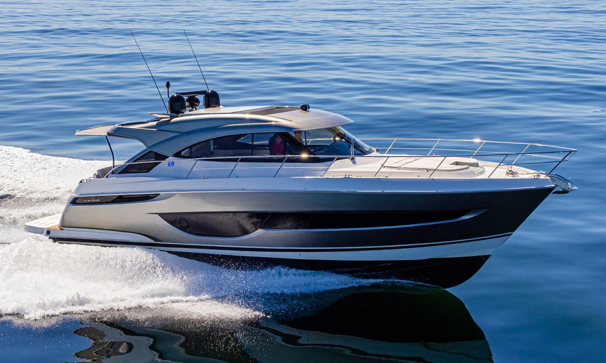 Riviera 4600 Sport Yacht Platinum Edition