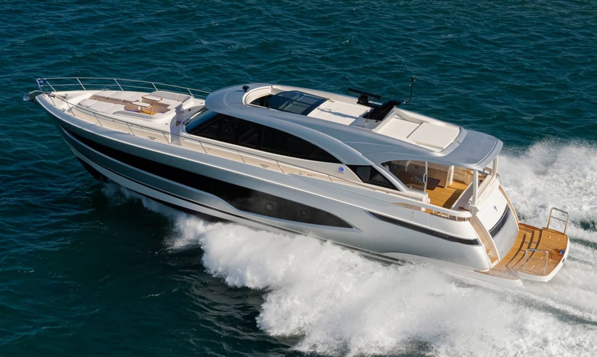 Riviera 6800 Sport Yacht Platinum Edition