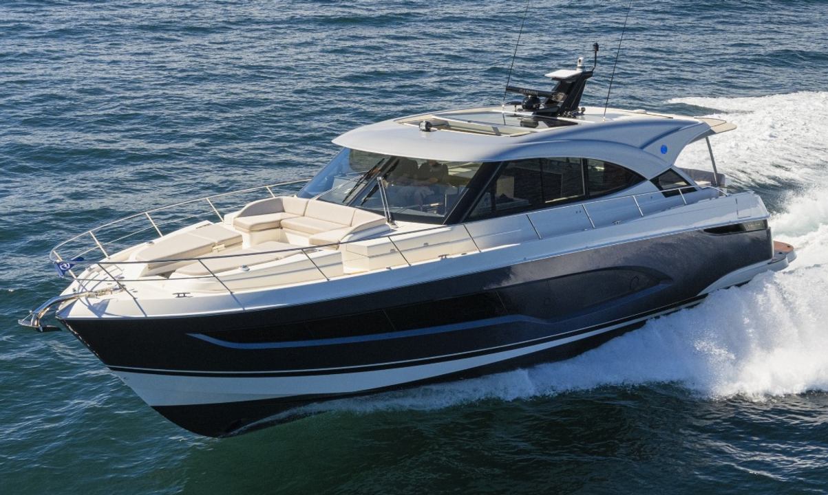 Riviera 5600 Sport Platinum Edition