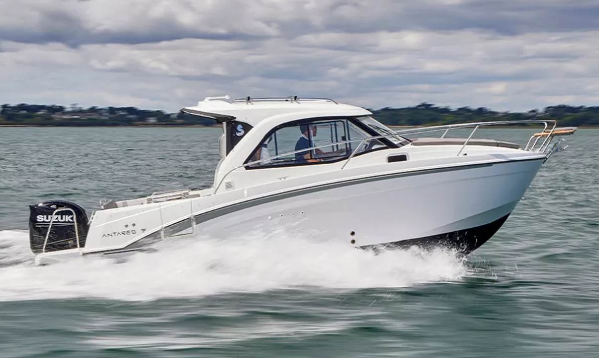 Beneteau Yachts Antares 7 