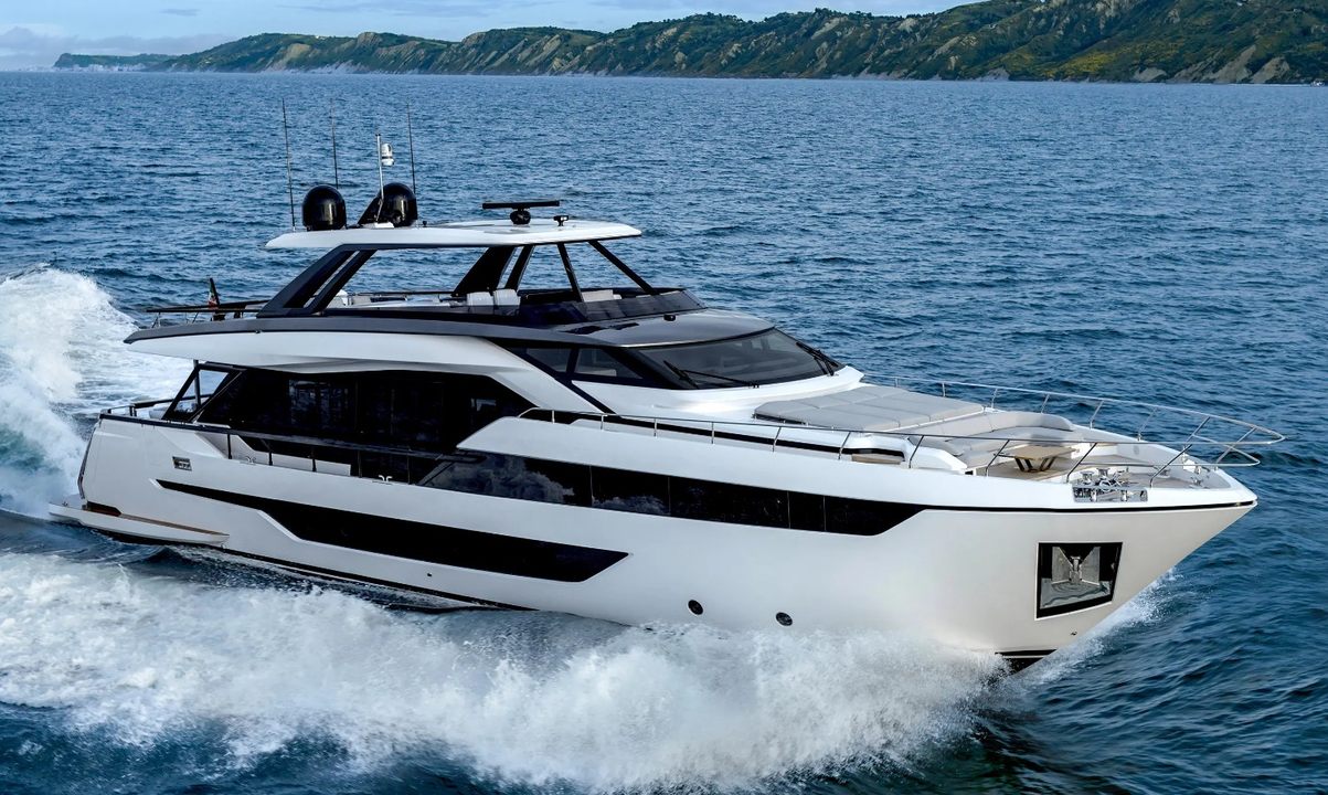 Ferretti 940