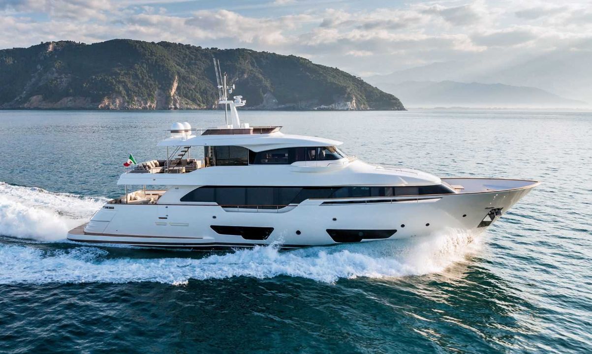 Custom Line Navetta 28