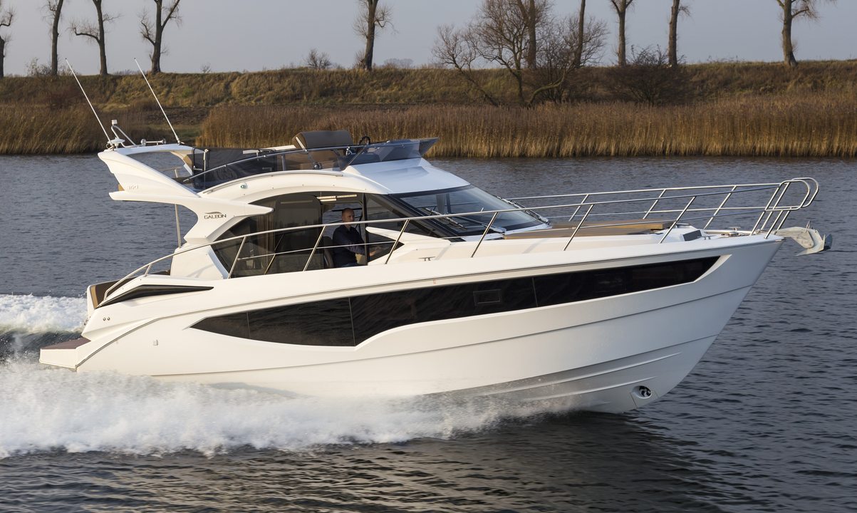 Galeon 360 Fly