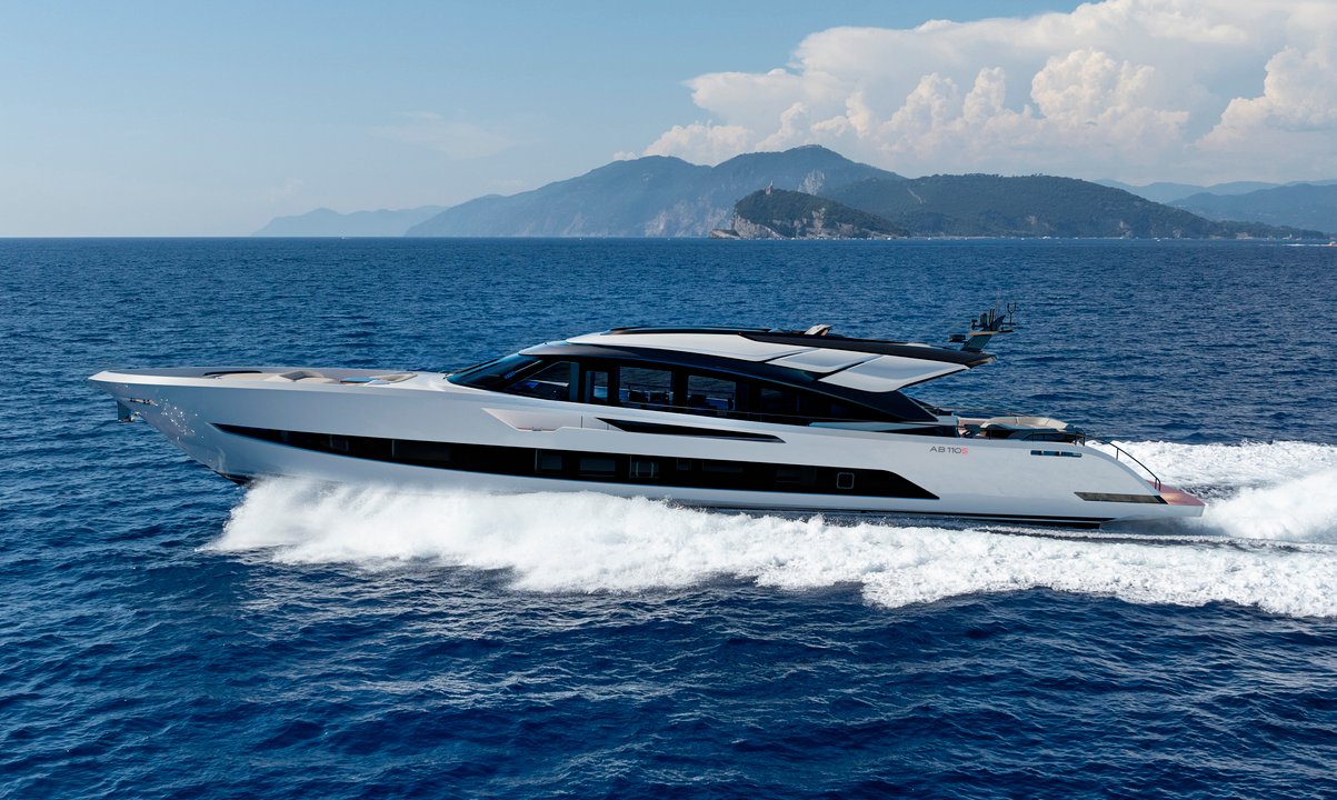 AB Yachts AB 110S 