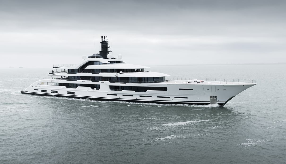 Tanzanite yacht, Amels