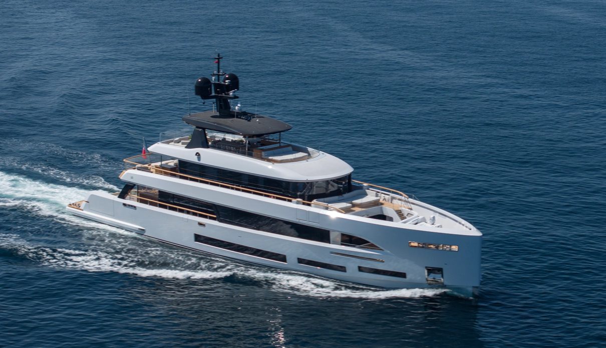Sirena 42M/01 yacht, Sirena Yachts