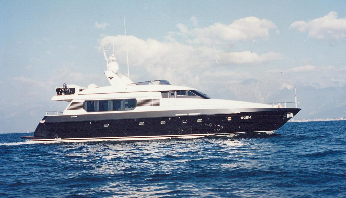 Falco yacht, Codecasa