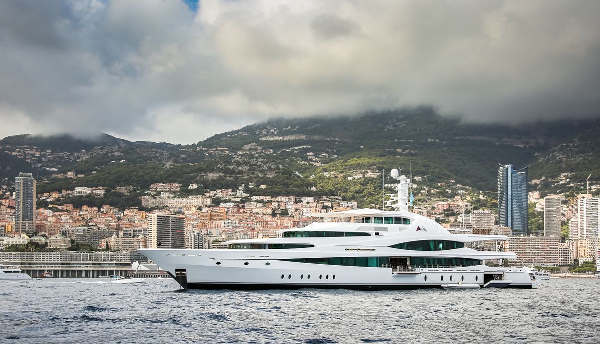 Lady Christine yacht, Feadship