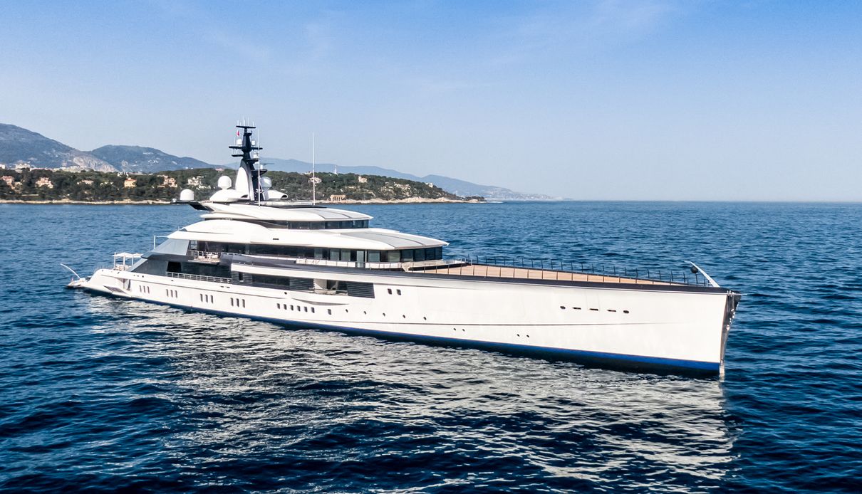 Bravo Eugenia yacht, Oceanco