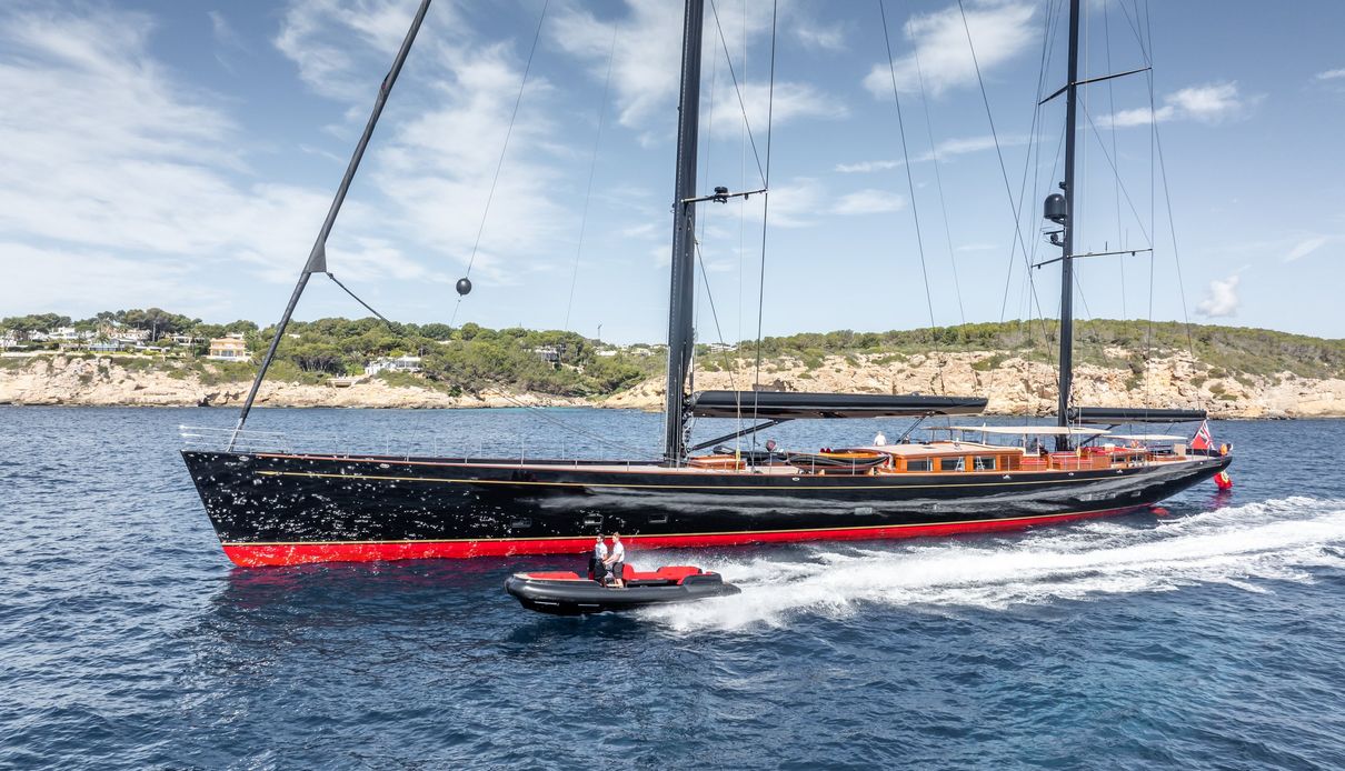 Maximus yacht, Vitters