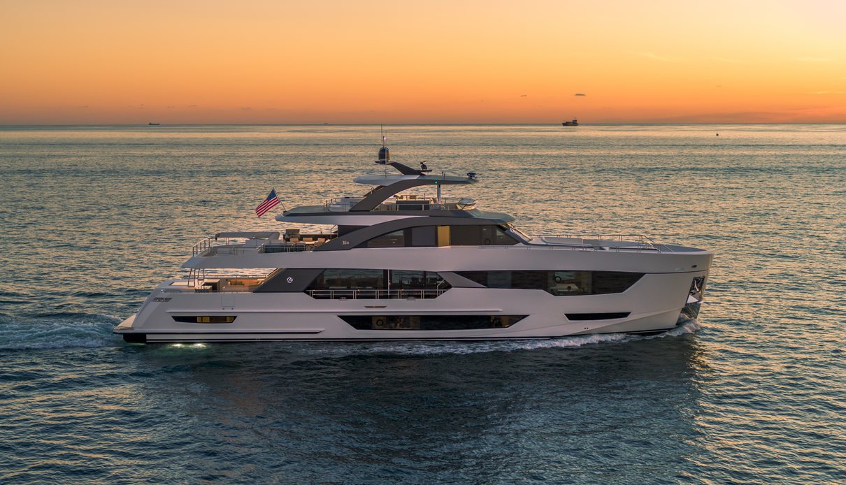 Möbius yacht, Ocean Alexander