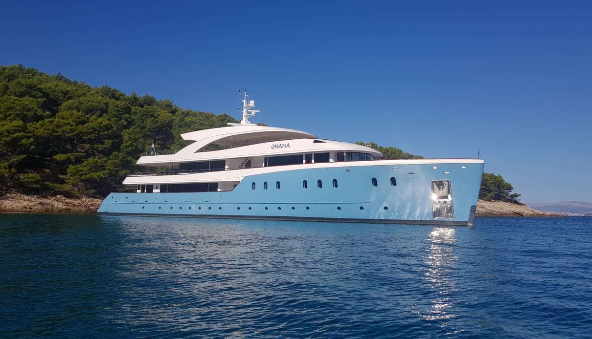 Ohana yacht, Custom