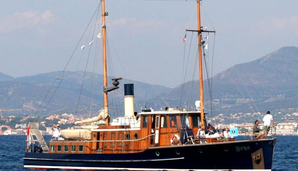 Frya yacht, Burmester