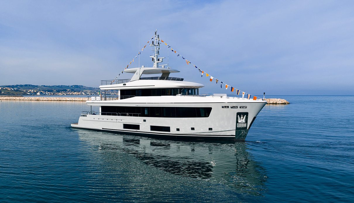 Tartaruga yacht, Cantiere delle Marche