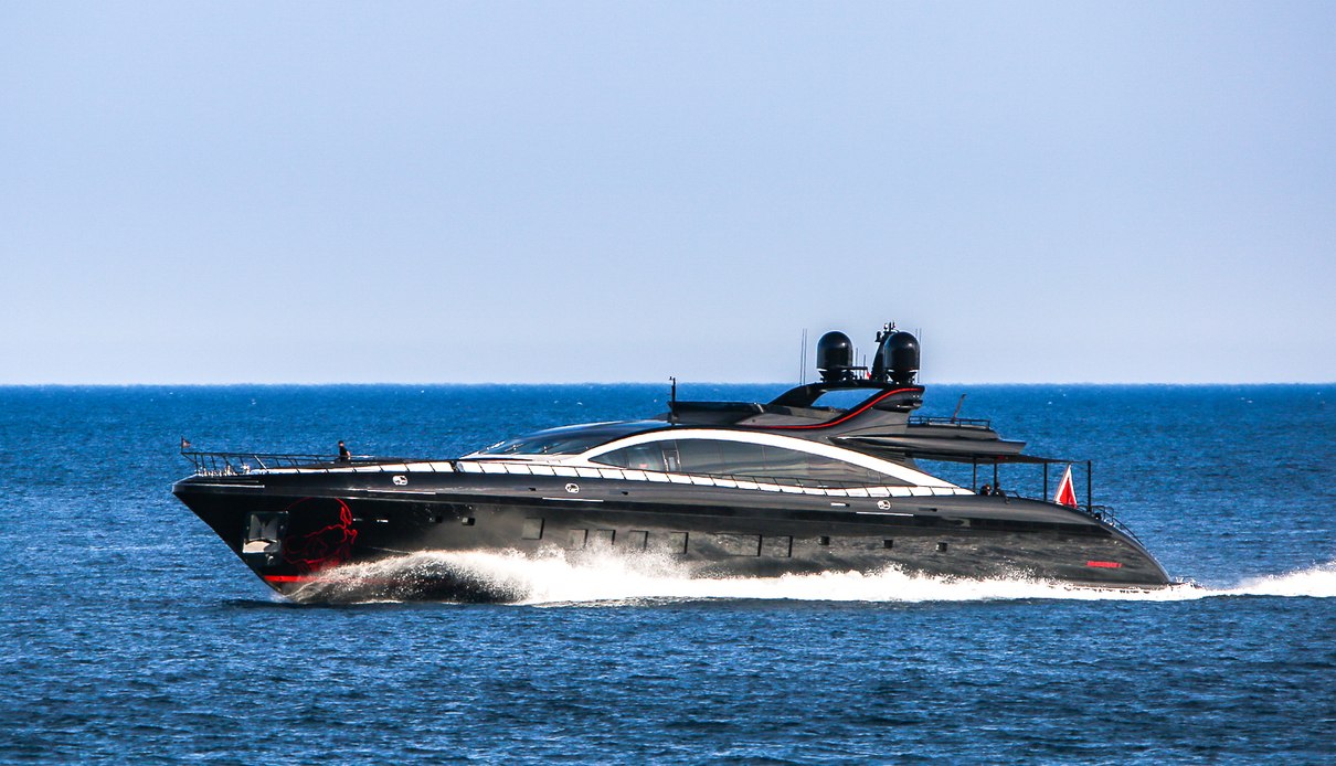 Black Legend yacht, Mangusta