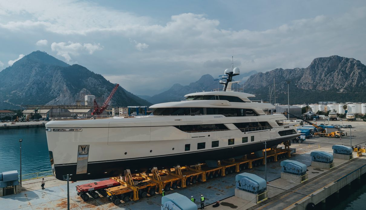 Serenity II yacht, Alia Yacht